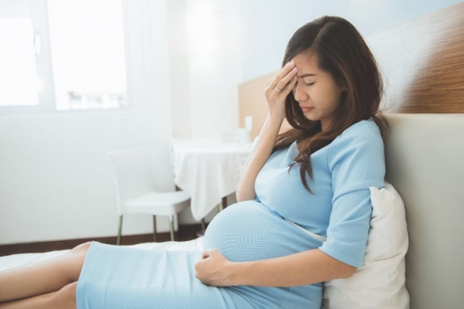 Nguyên nhân bà bầu đi ngoài ra máu khi mang thai