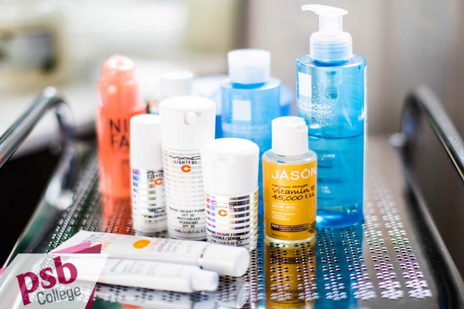 Dùng serum, mỹ phẩm rất được tin dùng để trị mụn đầu đen